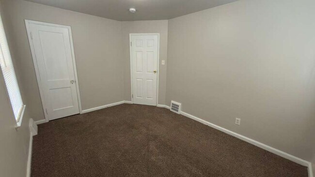 Building Photo - 20122 Manor St