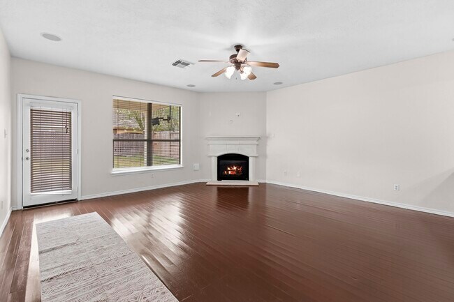 Building Photo - 4914 Trailing Clover Ct