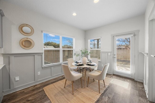 Building Photo - 100 Deserti Rd