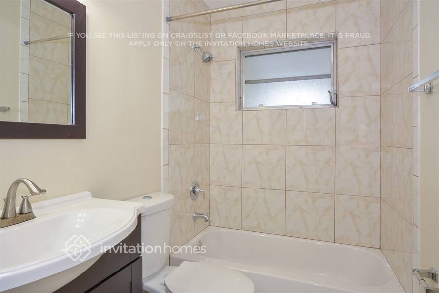 Building Photo - 3100 SW 20th Ct