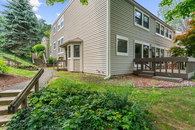 Primary Photo - 31 Stevens Pl