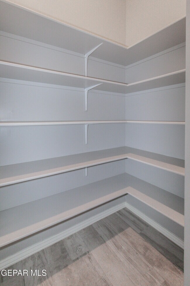 Building Photo - 864 Lemington St