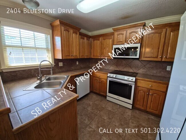 Building Photo - 2404 Bluestone Dr