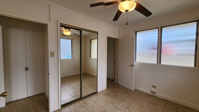 Building Photo - 1 bedroom, 1 bath, 1 parking unit in 4 unit single level buiding in Kalihi