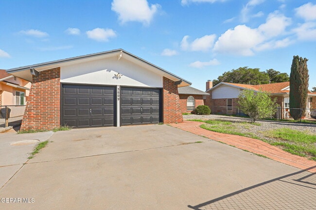 Building Photo - 5609 Van Horn Dr