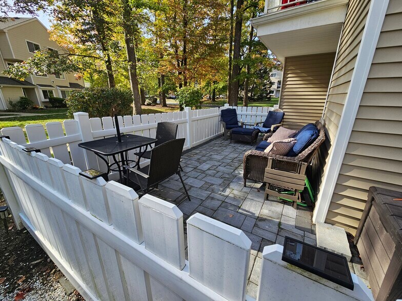 Building Photo - 25 Sweetgum Ln