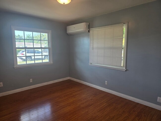 Building Photo - Singe House in garden Grove for Lease