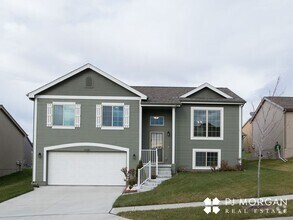 Building Photo - 3 bedroom, 2 bathroom House For Lease