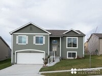 Building Photo - 3 bedroom, 2 bathroom House For Lease