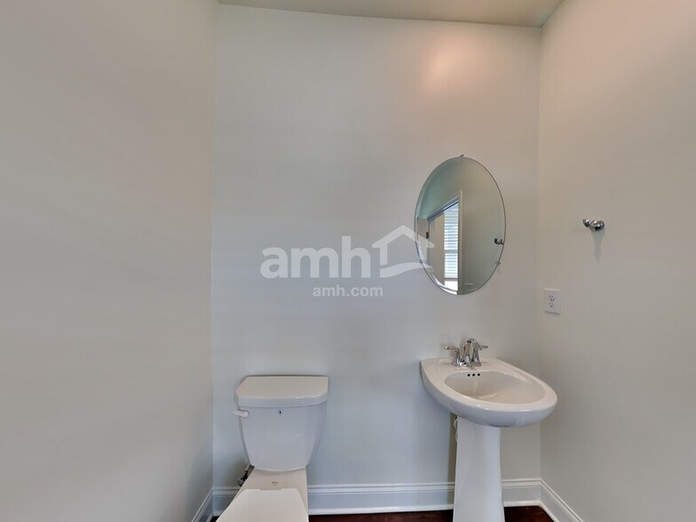 Building Photo - 839 Carnaby Ln