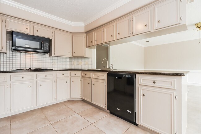 Building Photo - 1403 Diana Ct