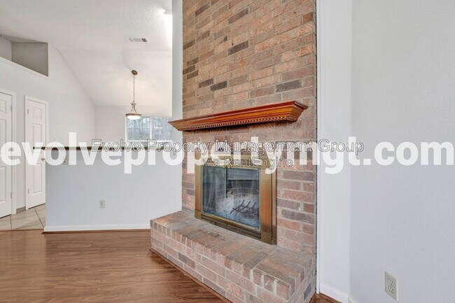 Building Photo - 3823 Twin Valley Cove