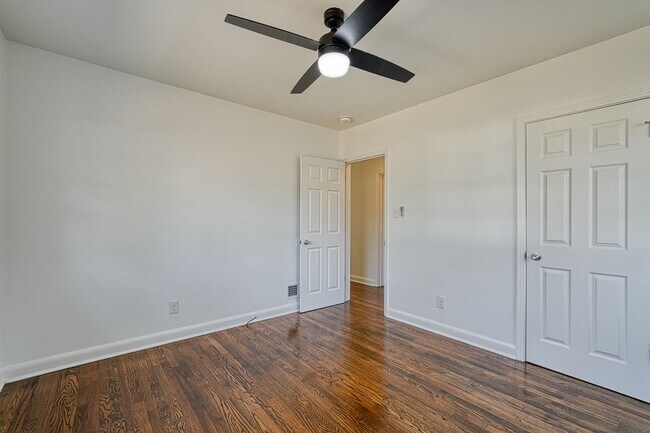 Building Photo - 118 1st Ave