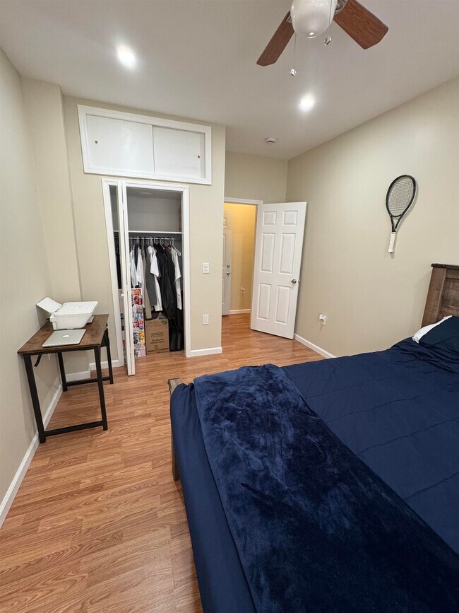 Building Photo - 523 Grand Ave