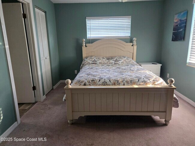 Building Photo - 0000 Pineapple Ave