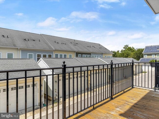 Building Photo - 5803 Lois Ln