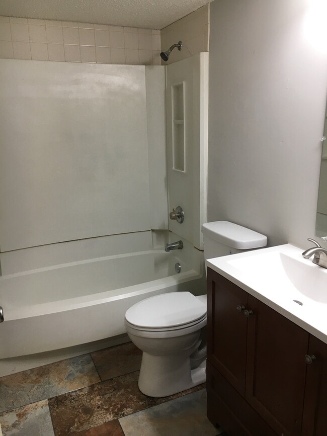 Building Photo - Summergate Parkway Condominiums