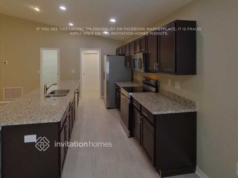 Building Photo - 7958 Chestnut View Dr
