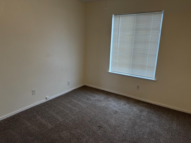 Building Photo - 2134 E Pinedale Ave