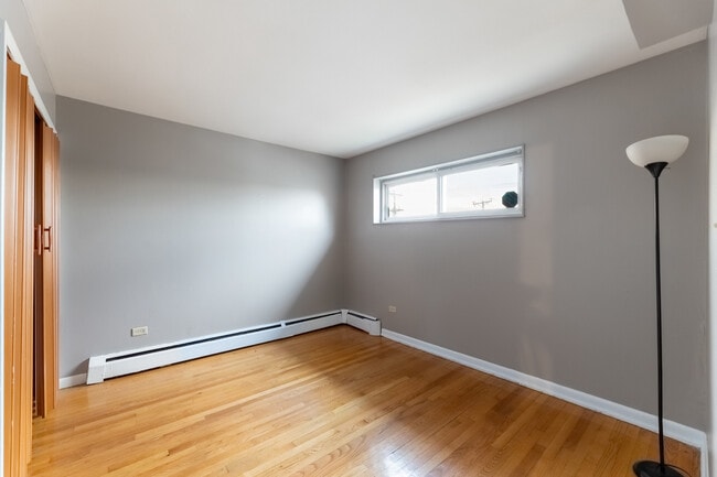 Building Photo - 4634 W 47th St