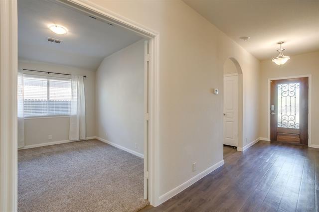 Building Photo - 817 Woodmark Dr