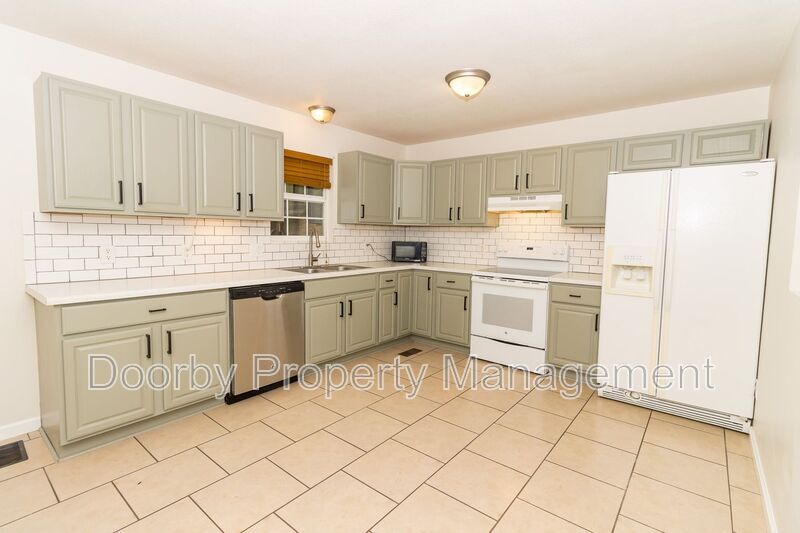 Building Photo - 9134 Westminister Cir Dr