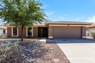 Building Photo - 7648 S Danforth Ave