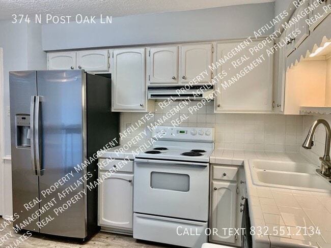 Building Photo - 374 N Post Oak Ln