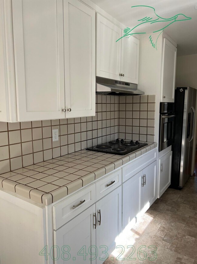 Building Photo - 7941 Woodlark Way