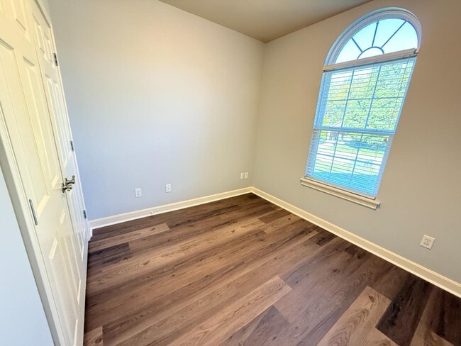 Building Photo - 6313 Sky Crest Ct