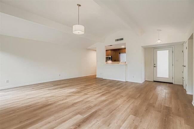 Building Photo - 2000 Cody Ct