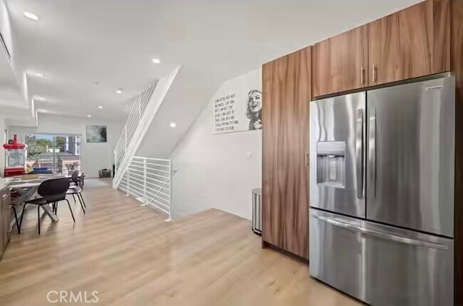 Building Photo - 5637 Klump Ave