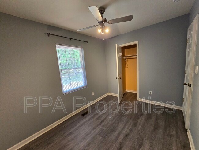 Building Photo - 7122 Ramblewood Dr
