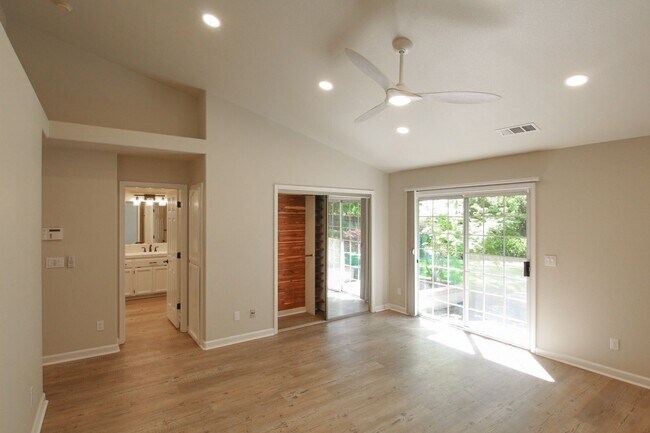 Building Photo - Beautifully Remodeled 4 Bedroom Home!