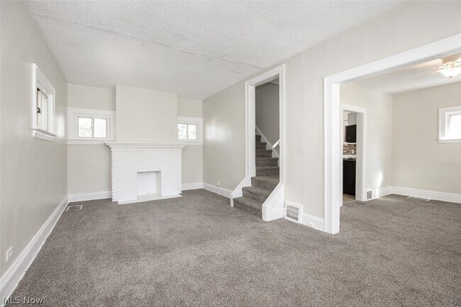 Building Photo - 13621 Cranwood Dr