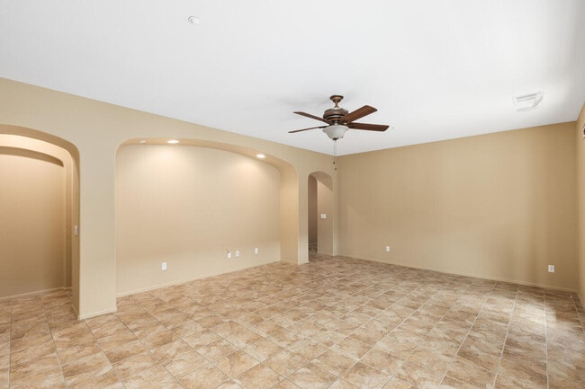 Building Photo - 245 Paseo Gregario