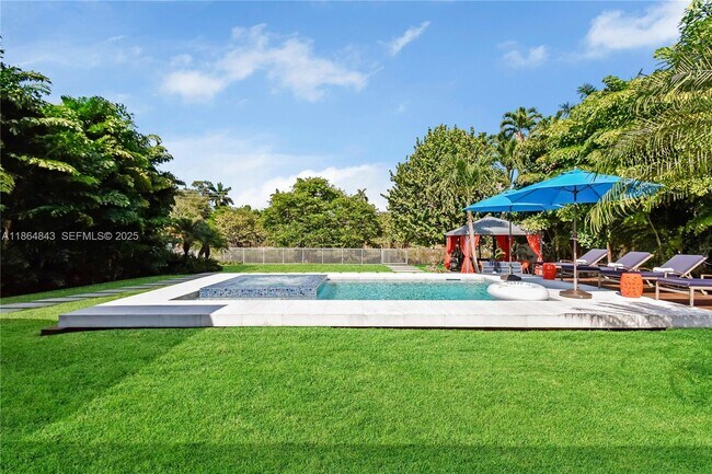 Building Photo - 14441 S Biscayne River Dr