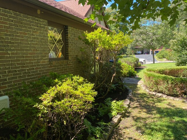Building Photo - Heather Hills Retreat