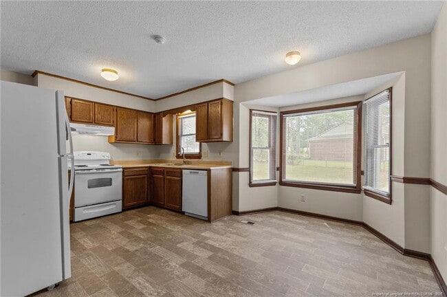 Building Photo - 6673 Vaughn Rd