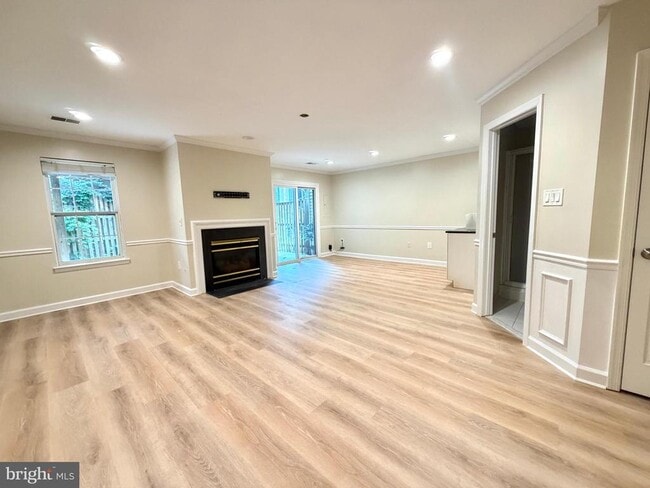 Building Photo - 47403 Darkhollow Falls Terrace