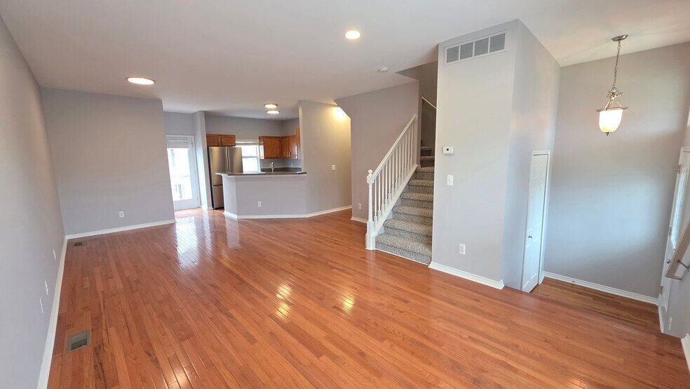 Building Photo - 1563 Cass Lake Rd