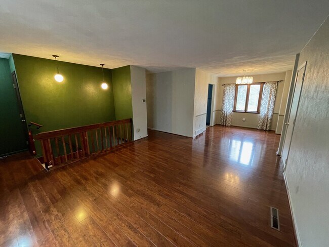 Building Photo - 116 Heather Hills Dr