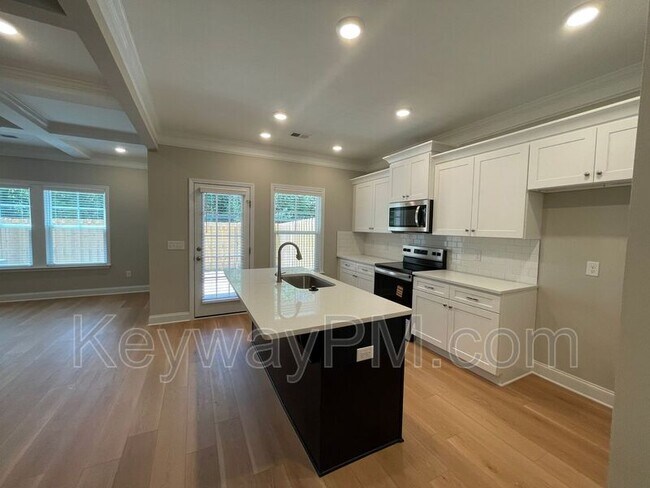 Building Photo - 3099 Venetian Dr