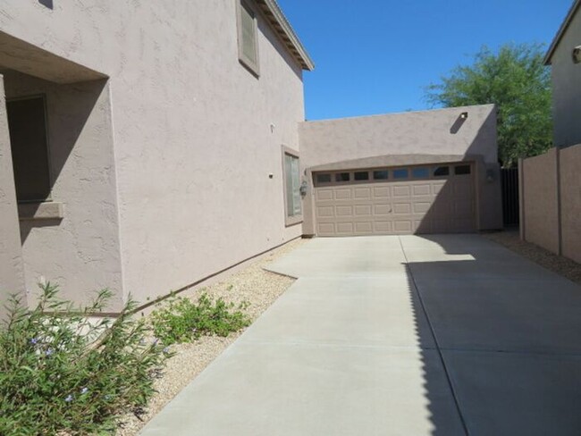 Building Photo - Beautiful 3 Bedroom 2.5 Bath in Las Sendas