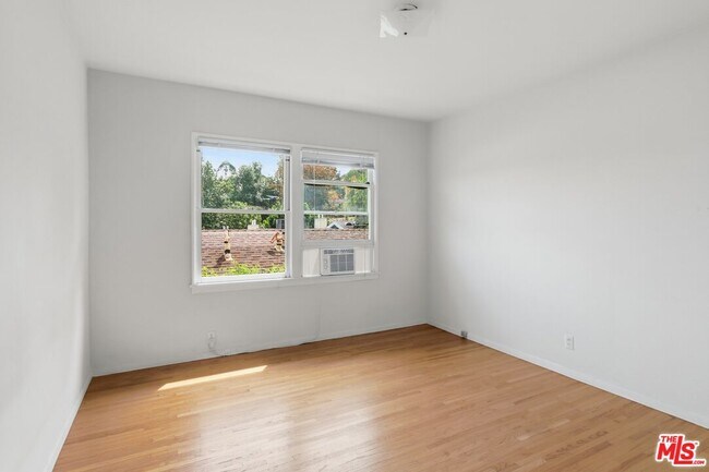 Building Photo - 11165 Sunshine Terrace