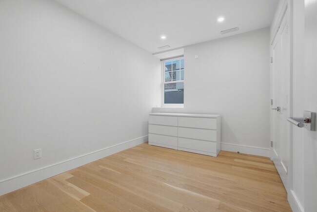 Building Photo - 38 Englewood Ave