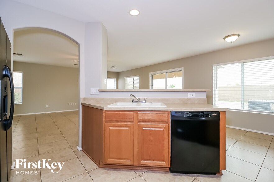 Building Photo - 22395 W Solano Dr
