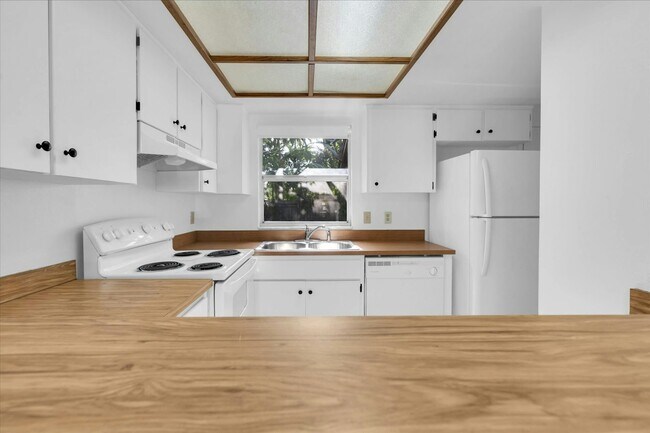 Building Photo - 5601 59th Way N