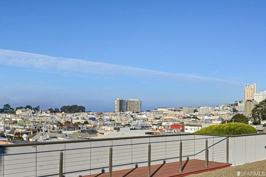 Roof deck view - 2920 Buchanan St