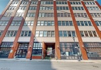 Building Photo - 1260 W 4th St